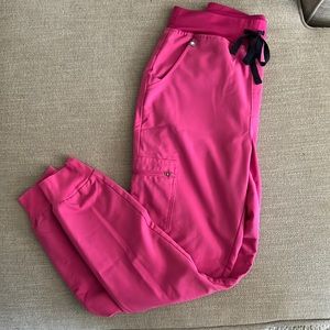 FIGS scrub pants S in Electric Orchid